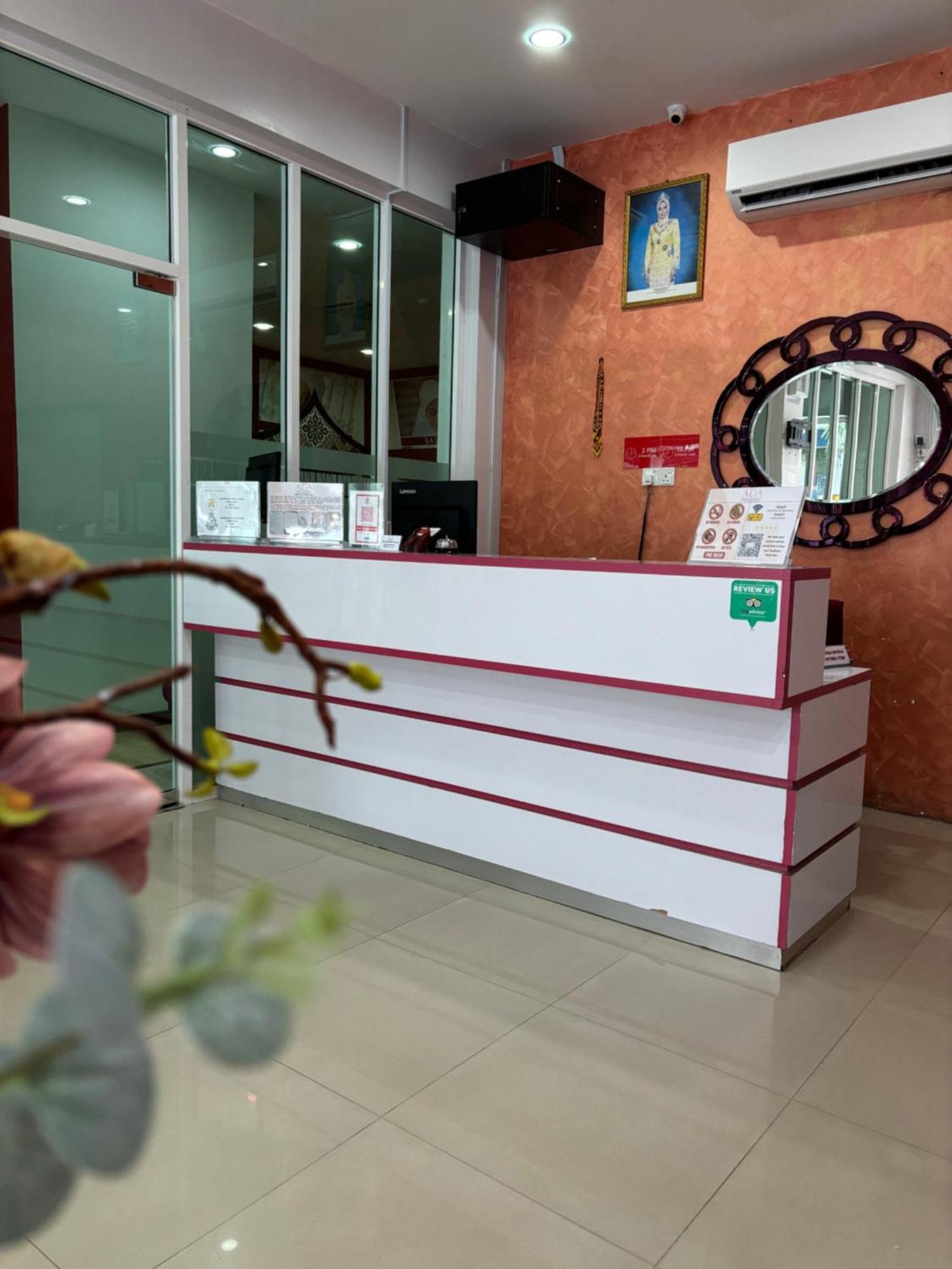 Ada Hotel & Apartment Куала Теренгану Екстериор снимка