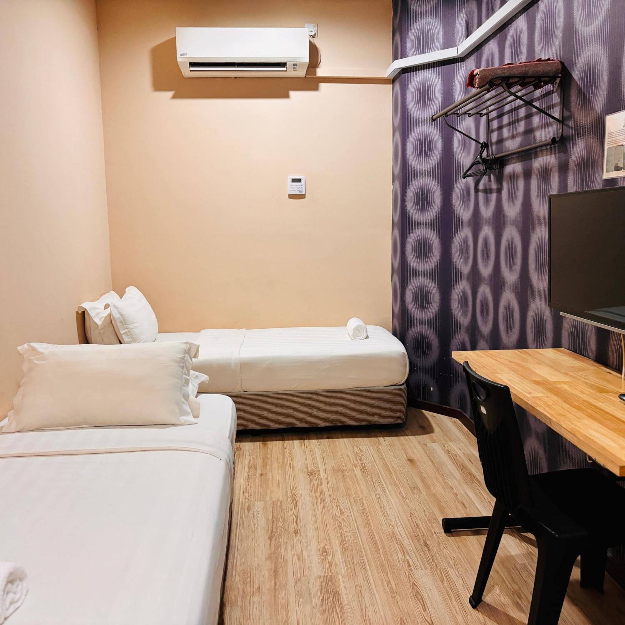 Ada Hotel & Apartment Куала Теренгану Екстериор снимка