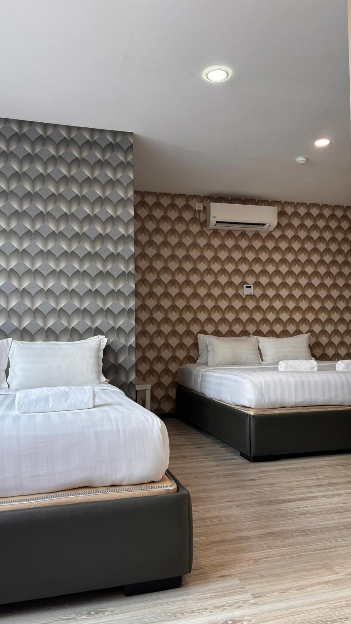Ada Hotel & Apartment Куала Теренгану Екстериор снимка