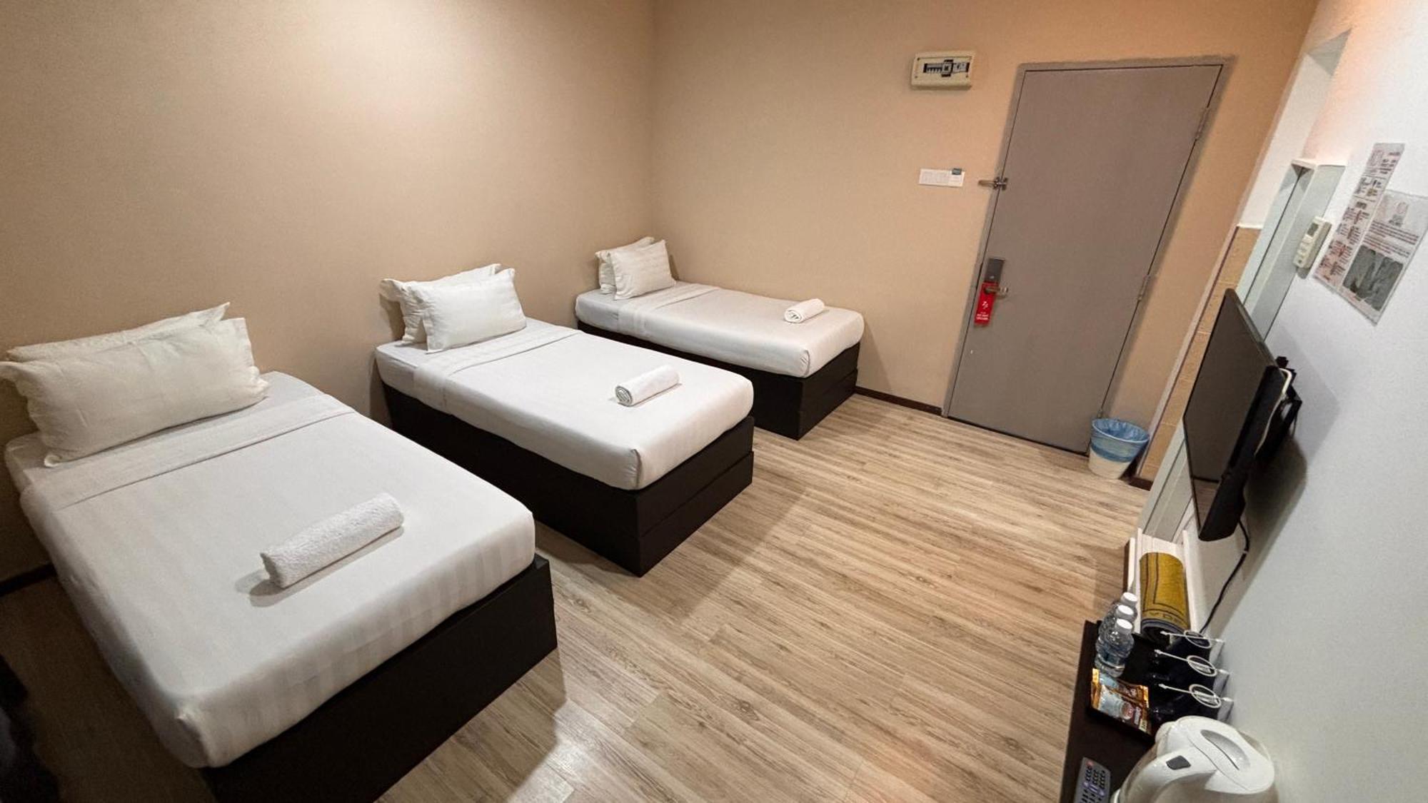 Ada Hotel & Apartment Куала Теренгану Екстериор снимка