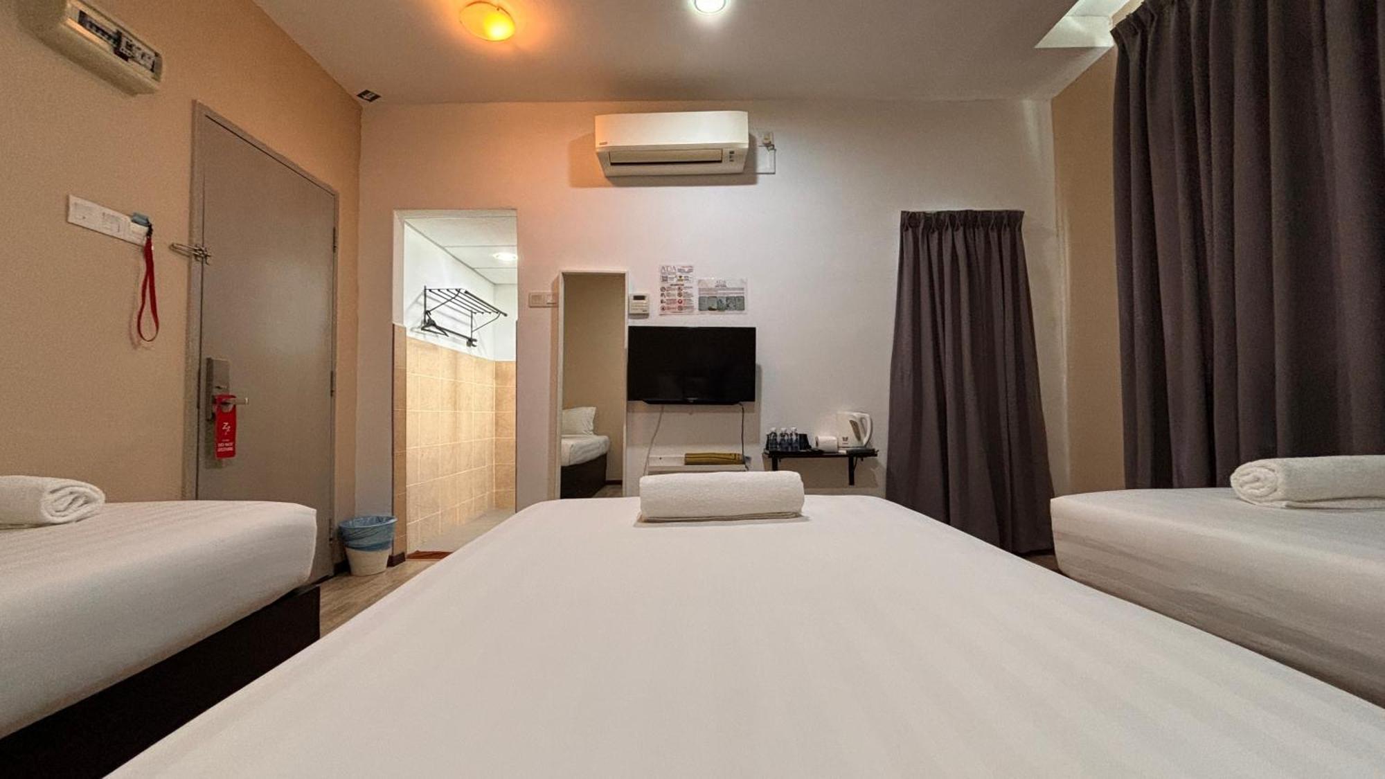 Ada Hotel & Apartment Куала Теренгану Екстериор снимка