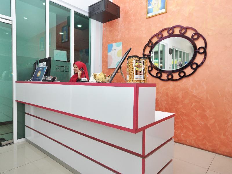 Ada Hotel & Apartment Куала Теренгану Екстериор снимка
