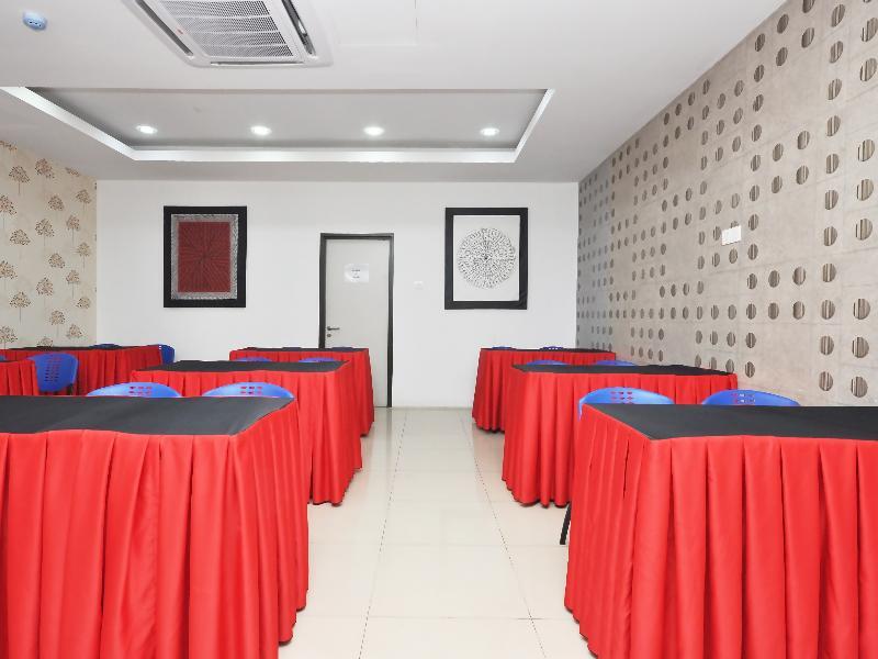 Ada Hotel & Apartment Куала Теренгану Екстериор снимка
