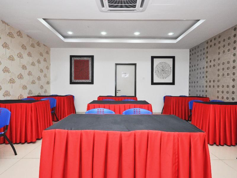 Ada Hotel & Apartment Куала Теренгану Екстериор снимка