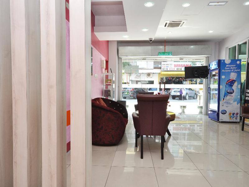 Ada Hotel & Apartment Куала Теренгану Екстериор снимка