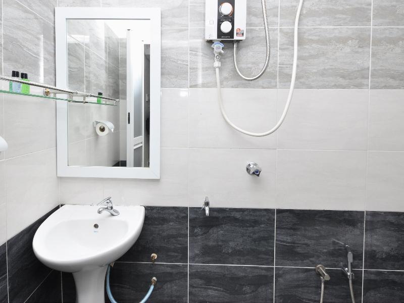 Ada Hotel & Apartment Куала Теренгану Екстериор снимка