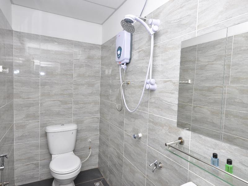 Ada Hotel & Apartment Куала Теренгану Екстериор снимка